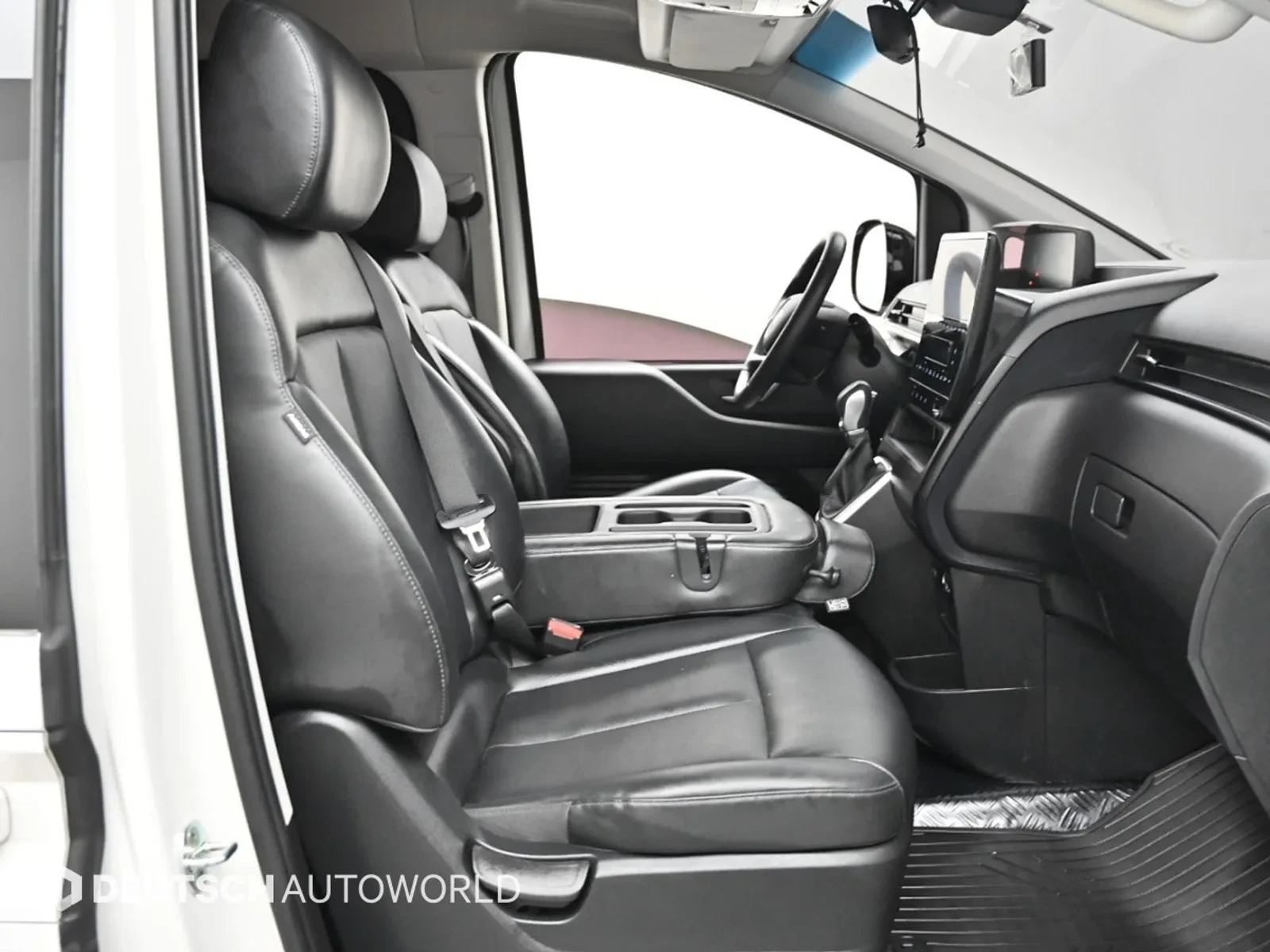 Hyundai Staria | Mobile.bg � ����������� 10