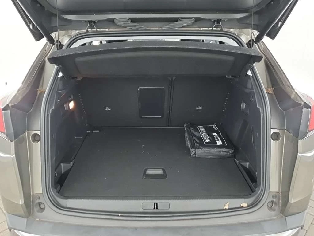 Peugeot 3008 1.2i Premium, снимка 8 - Автомобили и джипове - 55624589