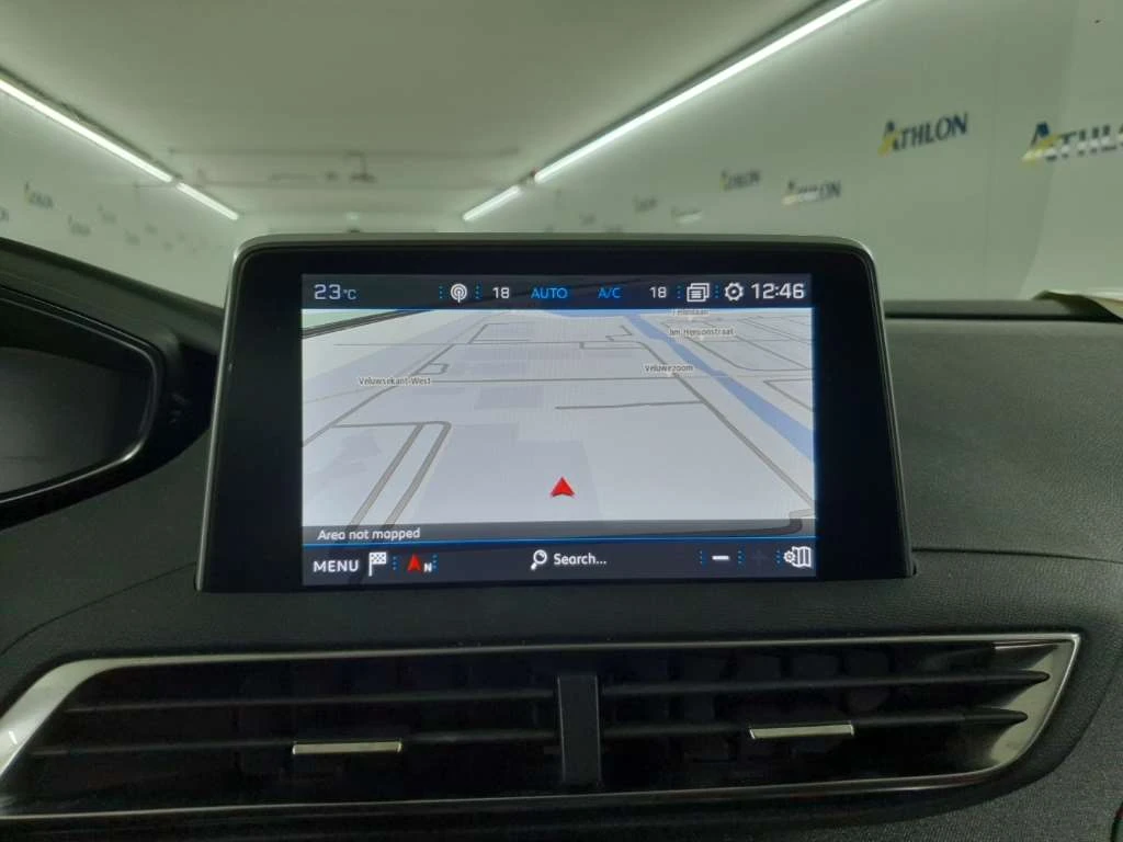 Peugeot 3008 1.2i Premium, снимка 11 - Автомобили и джипове - 55624589
