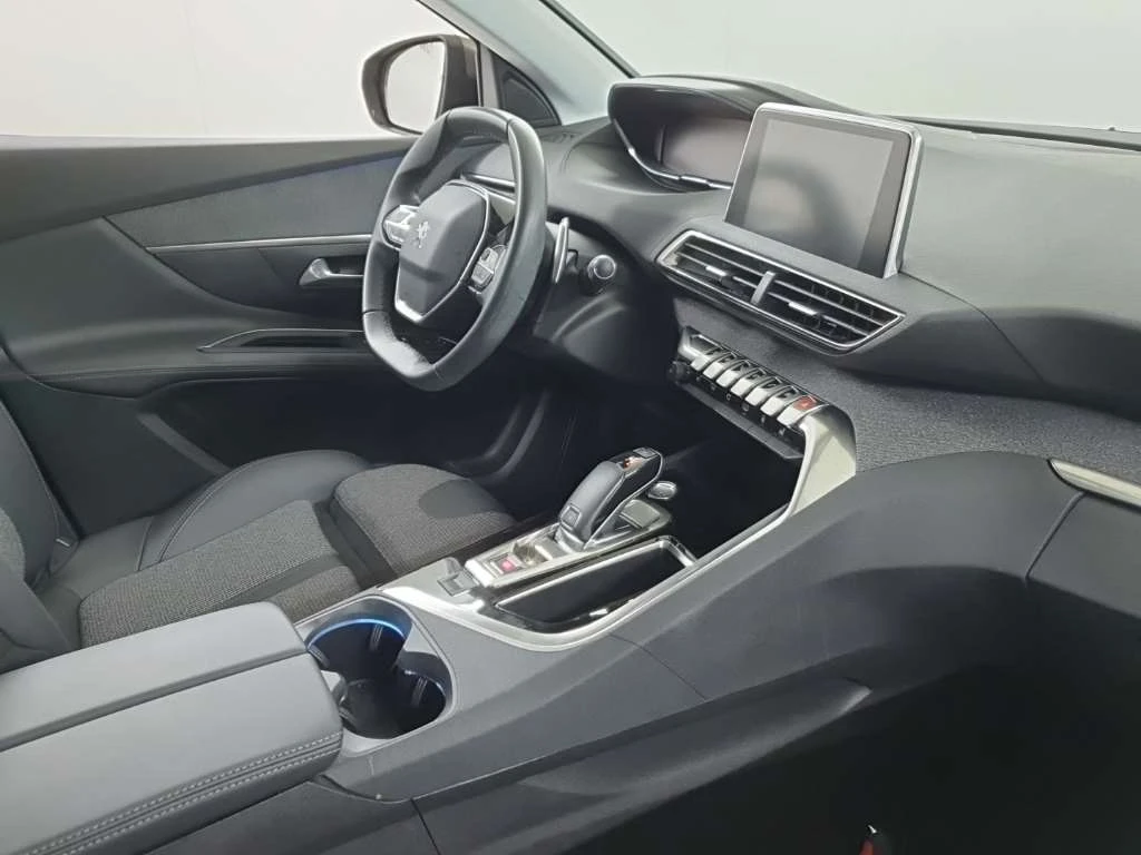 Peugeot 3008 1.2i Premium, снимка 7 - Автомобили и джипове - 55624589