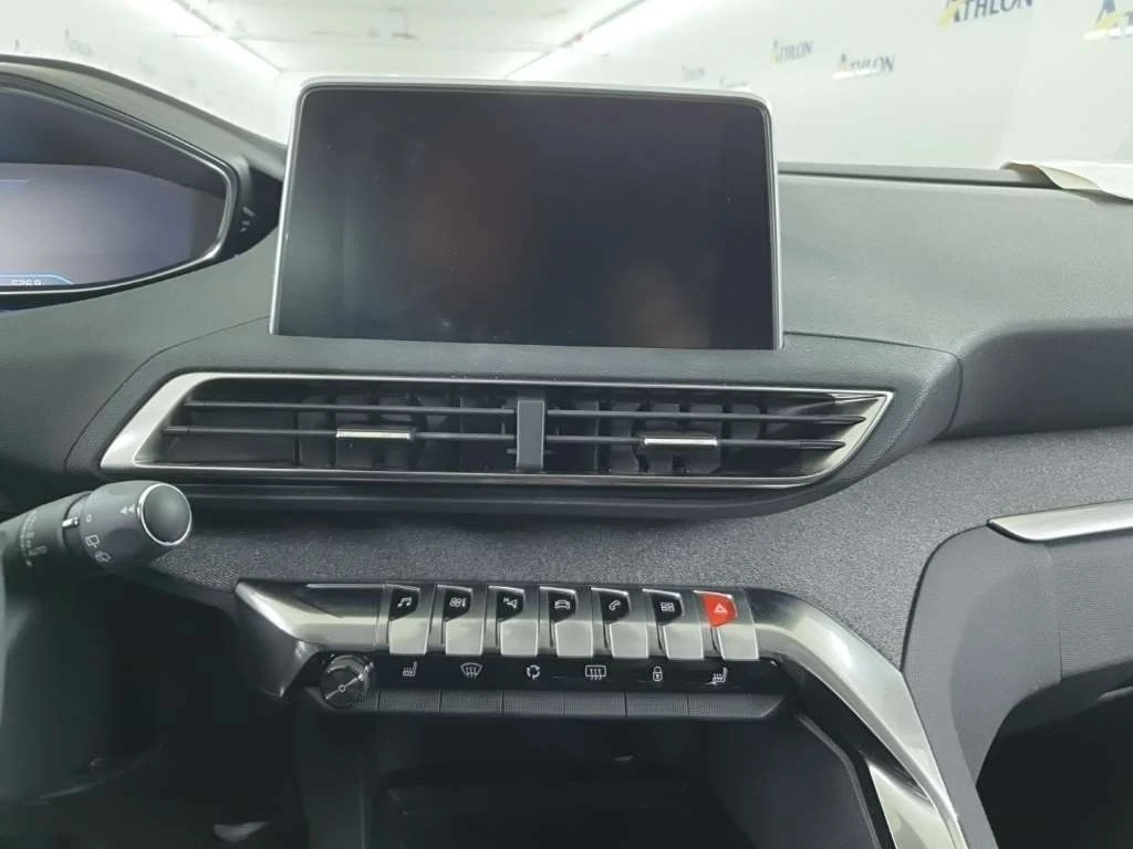 Peugeot 3008 1.2i Premium, снимка 12 - Автомобили и джипове - 55624589