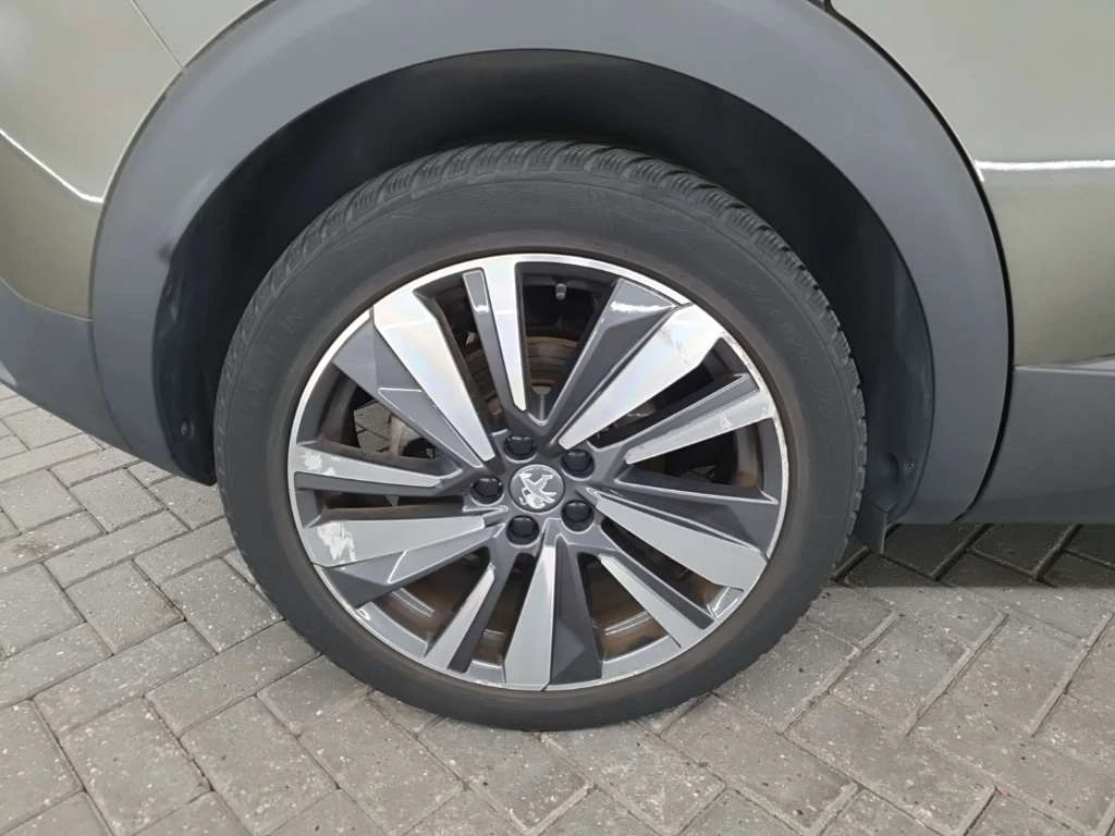 Peugeot 3008 1.2i Premium, снимка 14 - Автомобили и джипове - 55624589