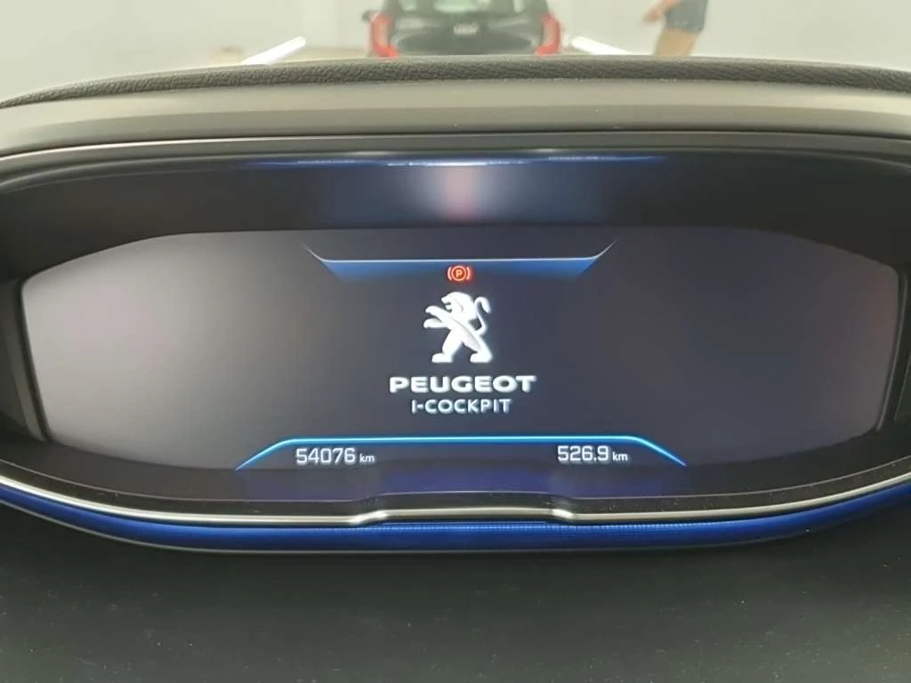 Peugeot 3008 1.2i Premium, снимка 9 - Автомобили и джипове - 55624589
