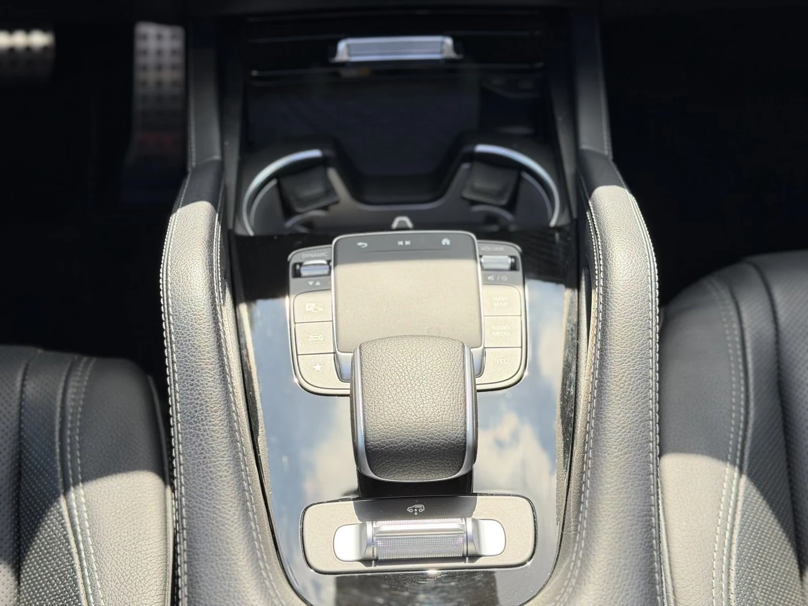 Mercedes-Benz GLE 450 d / AMG/ 4-MATIC/ BURM/ MULTIBEAM/ HUD/ 360/ PANO, снимка 13 - Автомобили и джипове - 55810183