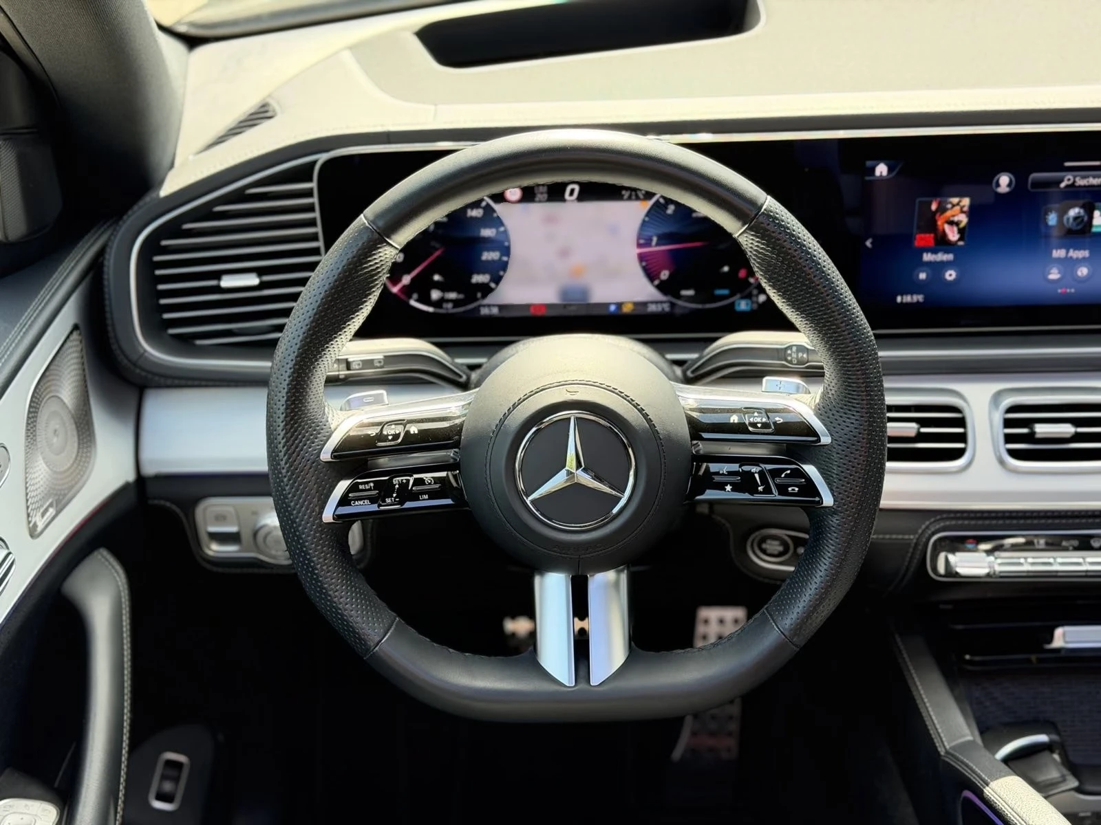 Mercedes-Benz GLE 450 d / AMG/ 4-MATIC/ BURM/ MULTIBEAM/ HUD/ 360/ PANO, снимка 10 - Автомобили и джипове - 55810183