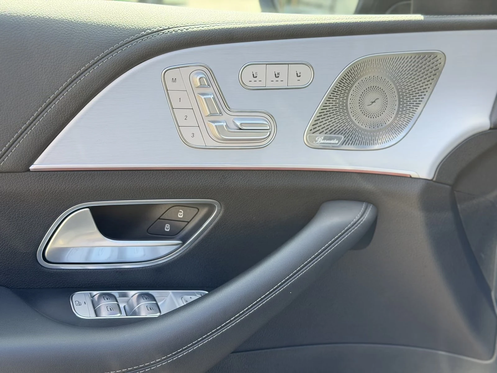 Mercedes-Benz GLE 450 d / AMG/ 4-MATIC/ BURM/ MULTIBEAM/ HUD/ 360/ PANO, снимка 6 - Автомобили и джипове - 55810183