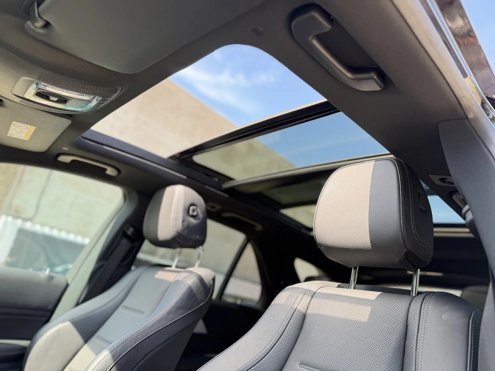 Mercedes-Benz GLE 450 d / AMG/ 4-MATIC/ BURM/ MULTIBEAM/ HUD/ 360/ PANO, снимка 8 - Автомобили и джипове - 55810183