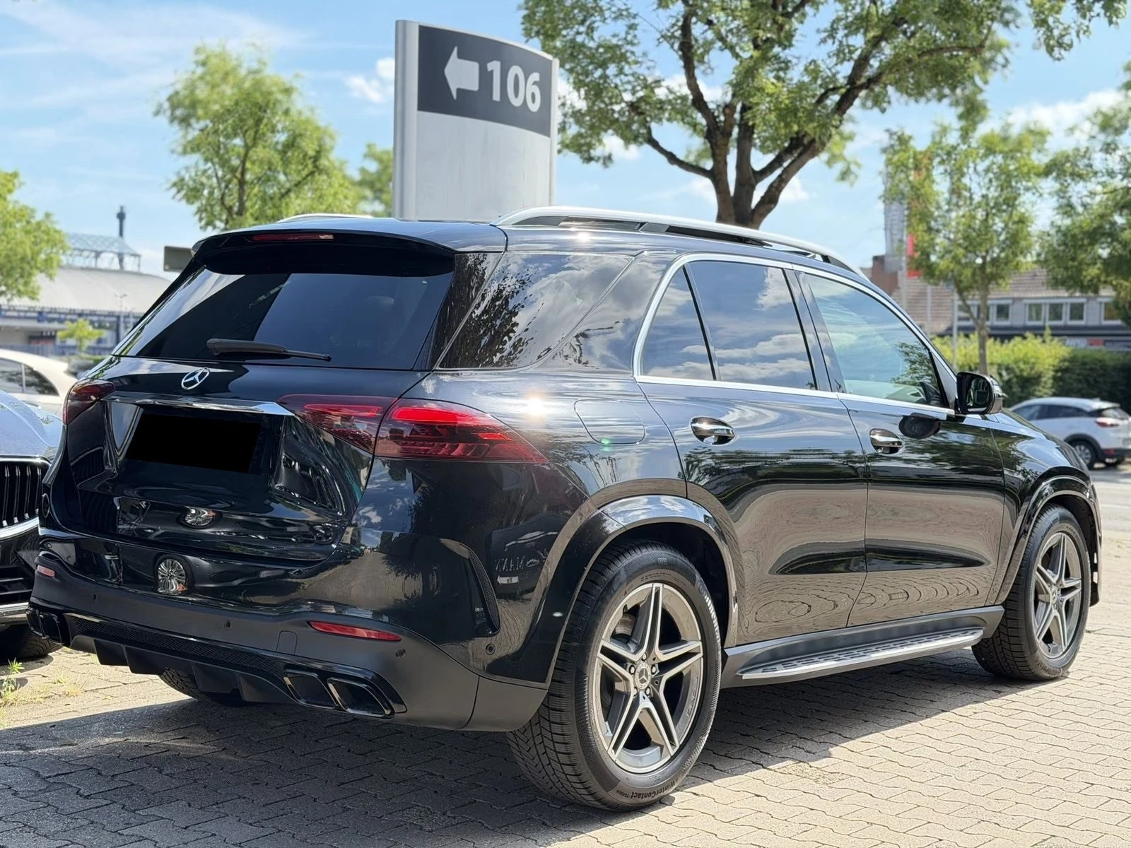 Mercedes-Benz GLE 450 d / AMG/ 4-MATIC/ BURM/ MULTIBEAM/ HUD/ 360/ PANO, снимка 4 - Автомобили и джипове - 55810183
