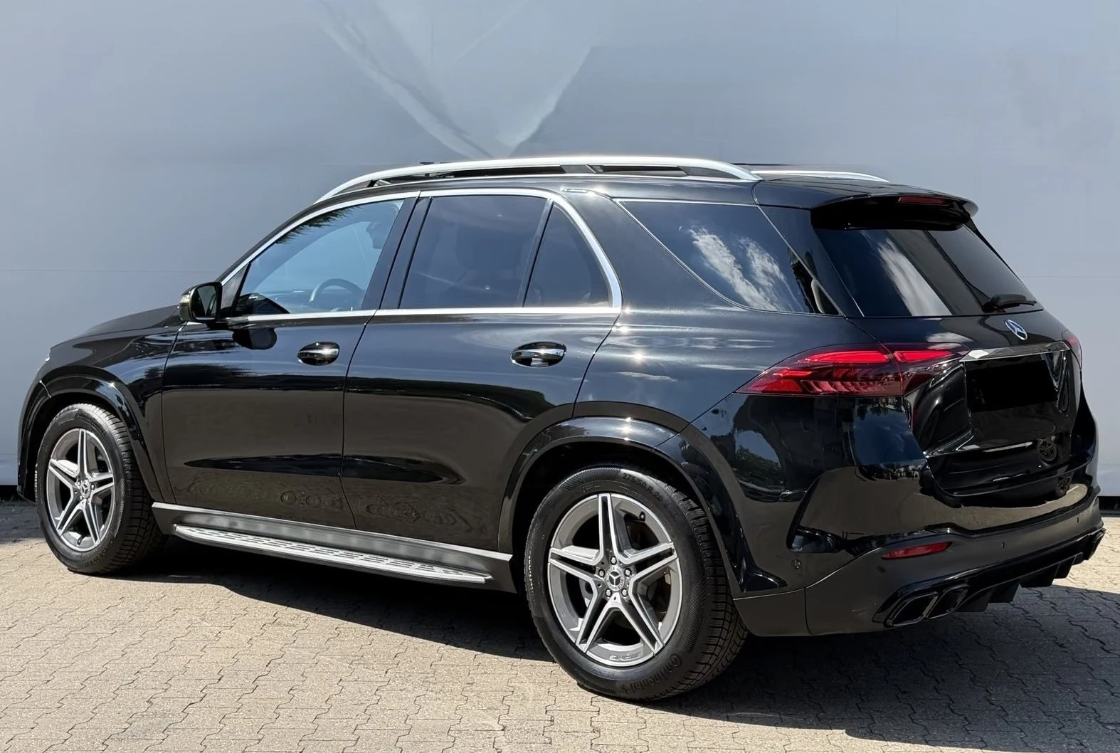 Mercedes-Benz GLE 450 d / AMG/ 4-MATIC/ BURM/ MULTIBEAM/ HUD/ 360/ PANO, снимка 3 - Автомобили и джипове - 55810183