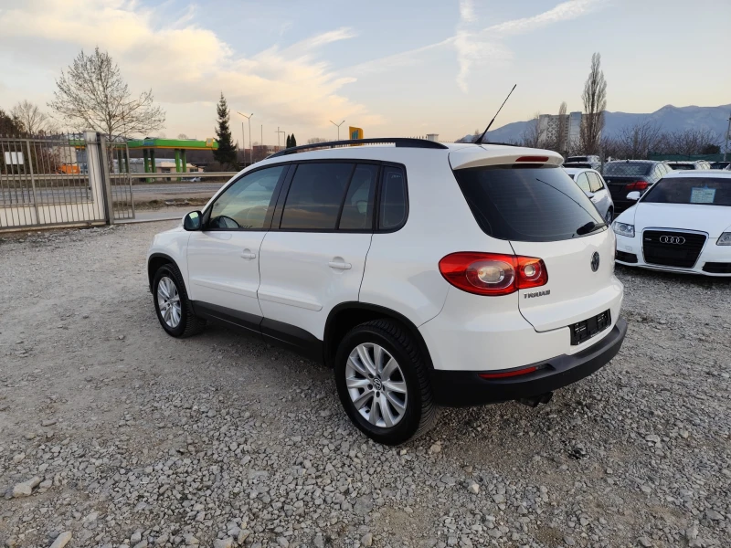 VW Tiguan 2.0 дизел 4х4, снимка 8 - Автомобили и джипове - 49410676