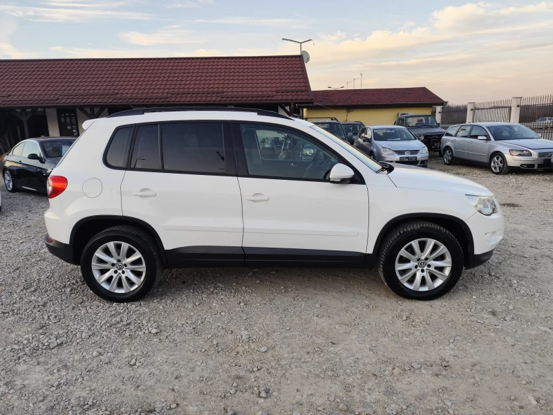 VW Tiguan 2.0 дизел 4х4, снимка 4 - Автомобили и джипове - 49410676