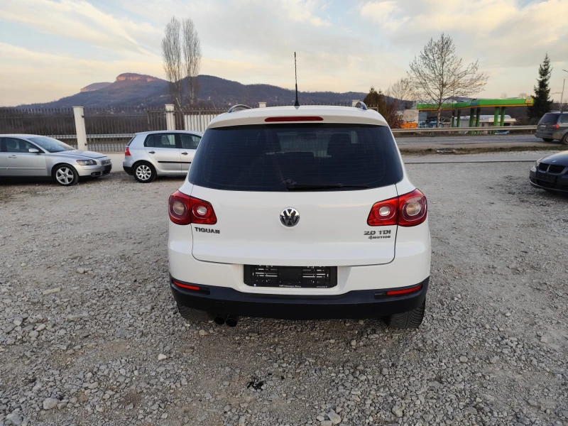 VW Tiguan 2.0 дизел 4х4, снимка 6 - Автомобили и джипове - 49410676