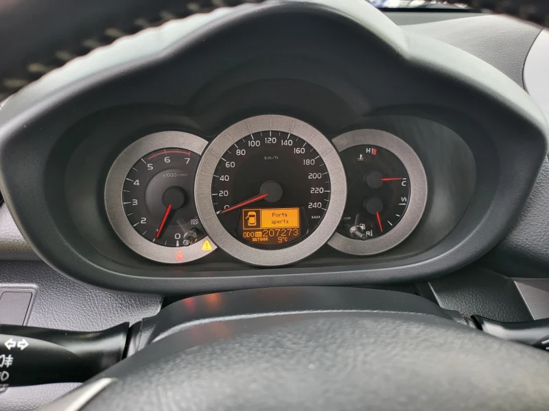 Toyota Rav4 D4D 136hp, снимка 11 - Автомобили и джипове - 52539913