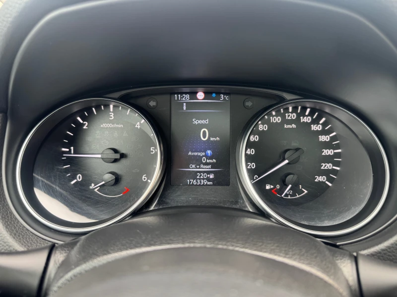 Nissan Qashqai 1.5 DCI TEKNA PANORAMA NAVI KAMERA 360, снимка 10 - Автомобили и джипове - 53227425
