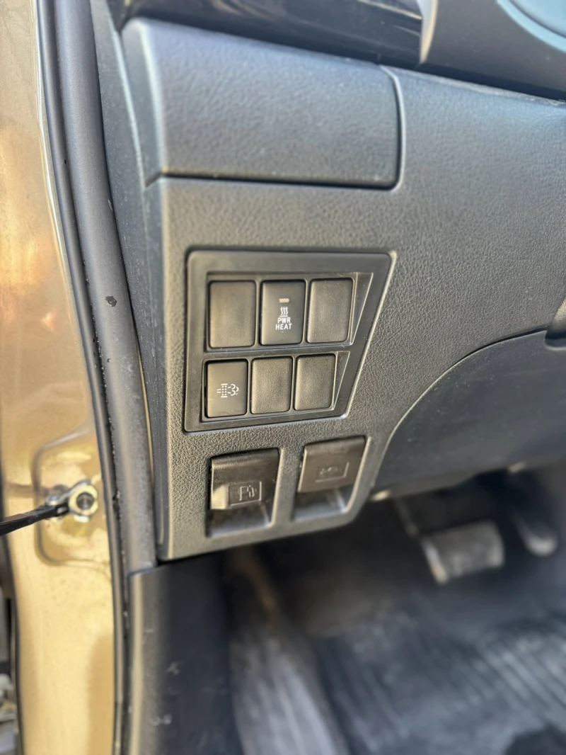 Toyota Hilux, снимка 11 - Автомобили и джипове - 53406095