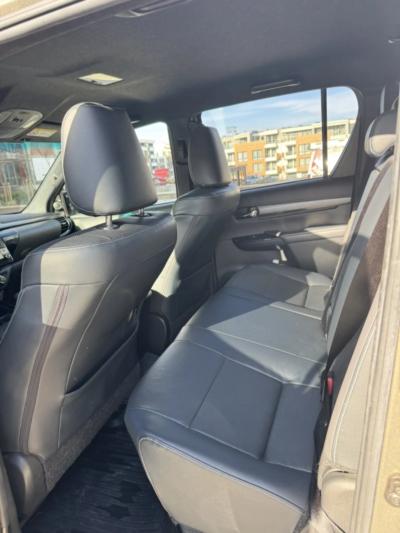 Toyota Hilux, снимка 17 - Автомобили и джипове - 53406095