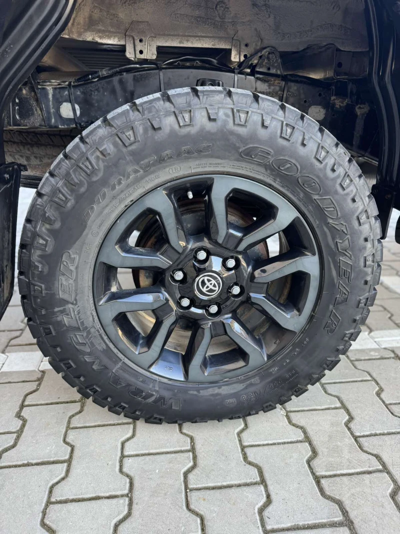Toyota Hilux, снимка 8 - Автомобили и джипове - 53406095