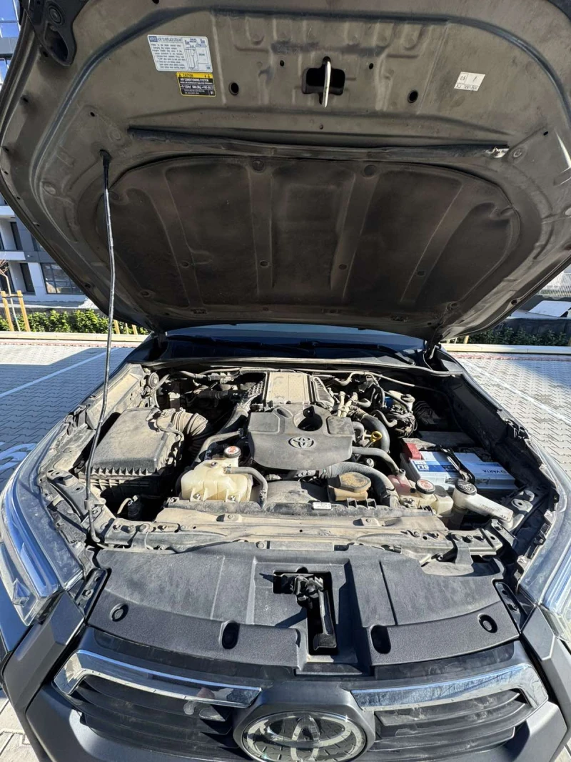 Toyota Hilux, снимка 10 - Автомобили и джипове - 53406095
