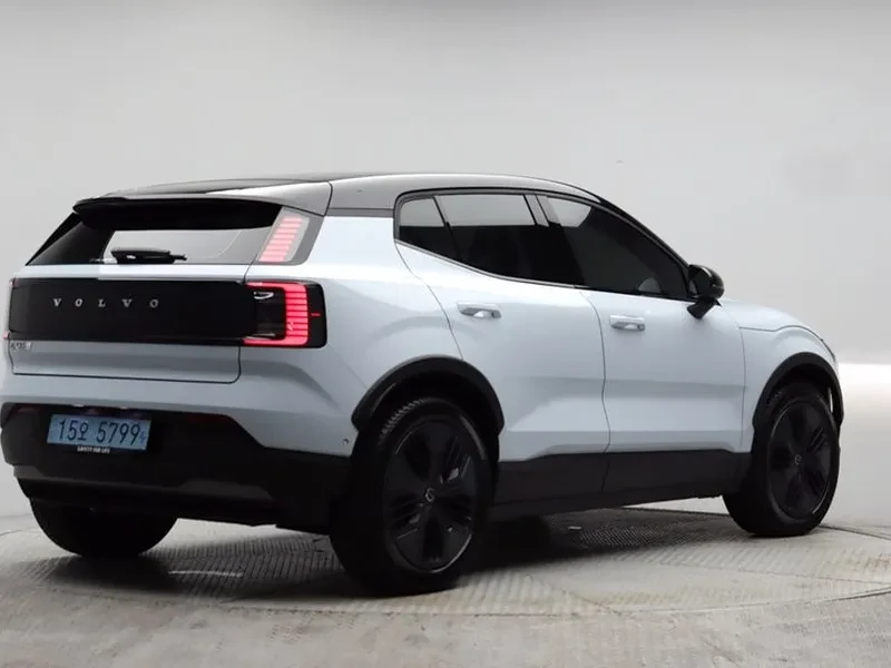 Volvo EX30 САМО 30% АВАНС, снимка 4 - Автомобили и джипове - 56533688