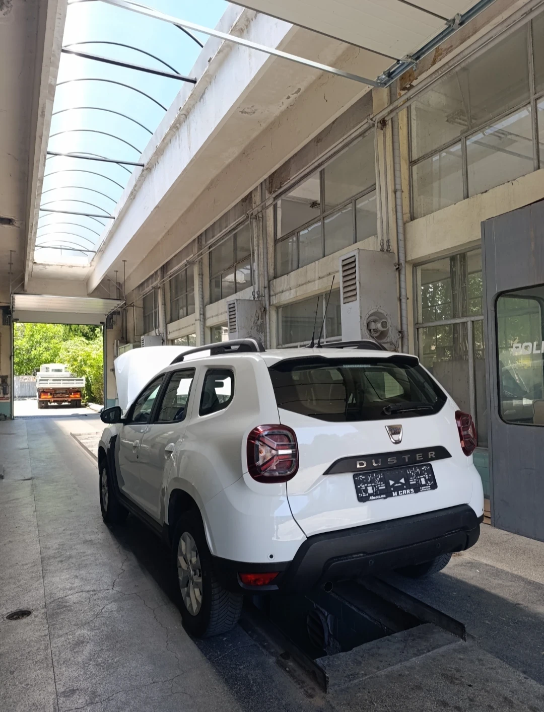 Dacia Duster 1.0 TCI, снимка 4 - Автомобили и джипове - 53713293