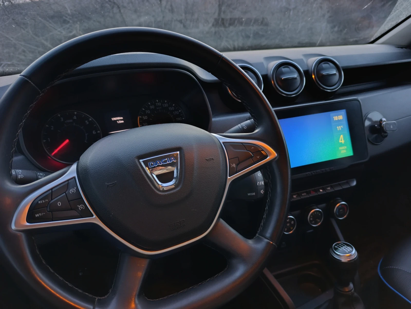 Dacia Duster 1.0 TCI, снимка 8 - Автомобили и джипове - 53713293