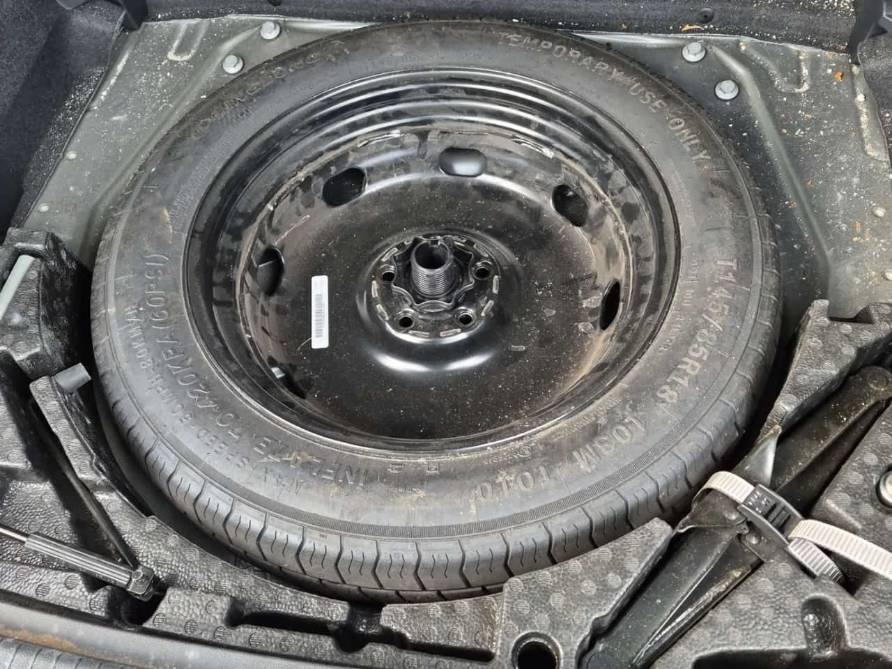 VW Tiguan  | COMFORTLINE R LINE BLACK EDITION | CARFAX, снимка 14 - Автомобили и джипове - 53825614