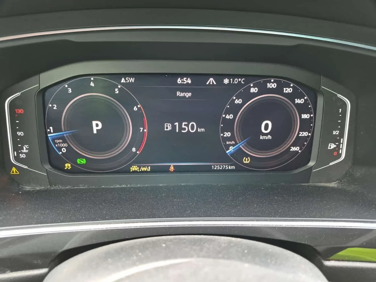 VW Tiguan  | COMFORTLINE R LINE BLACK EDITION | CARFAX, снимка 9 - Автомобили и джипове - 53825614