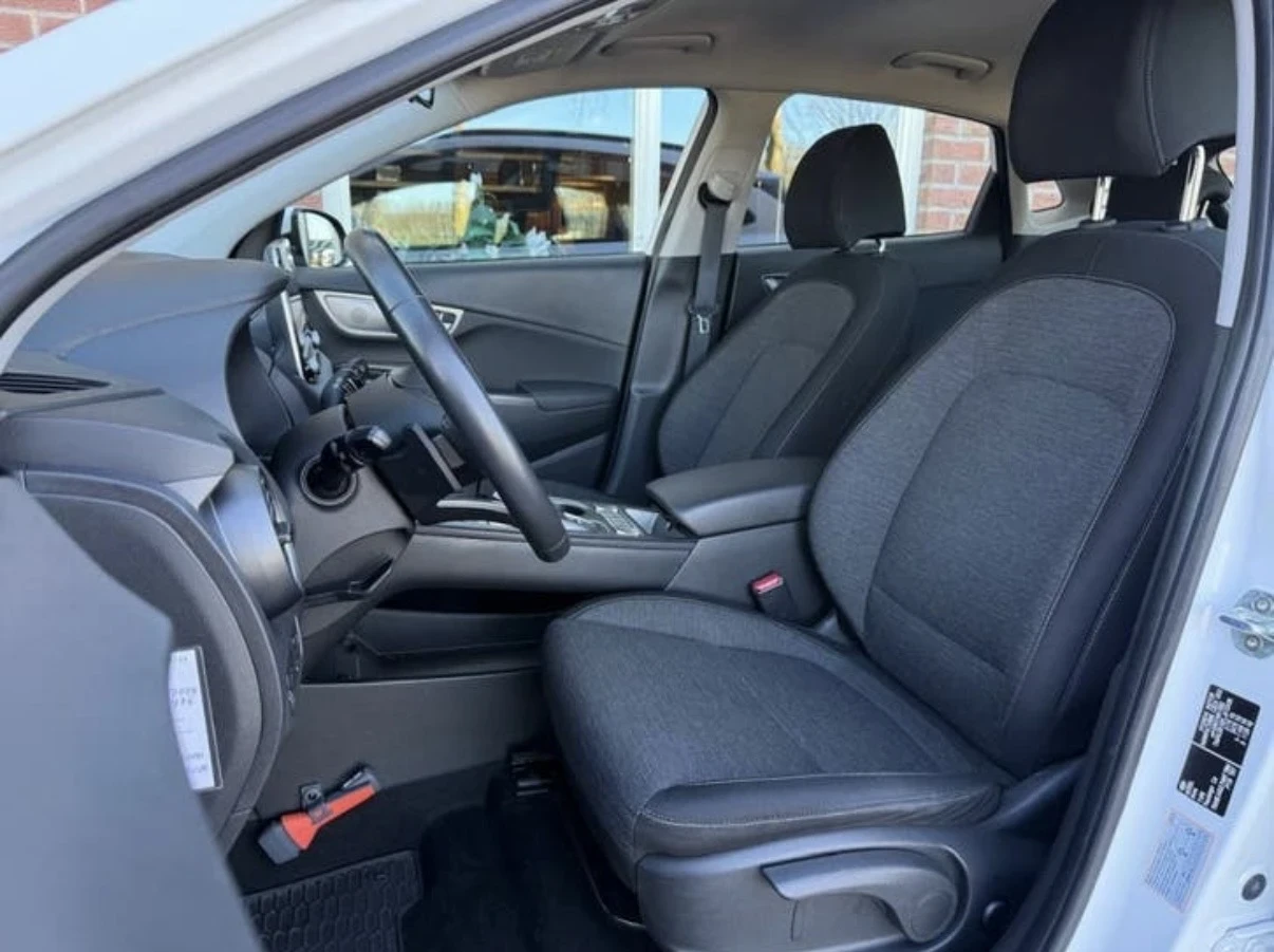 Hyundai Kona 64kWh, снимка 14 - Автомобили и джипове - 54001412