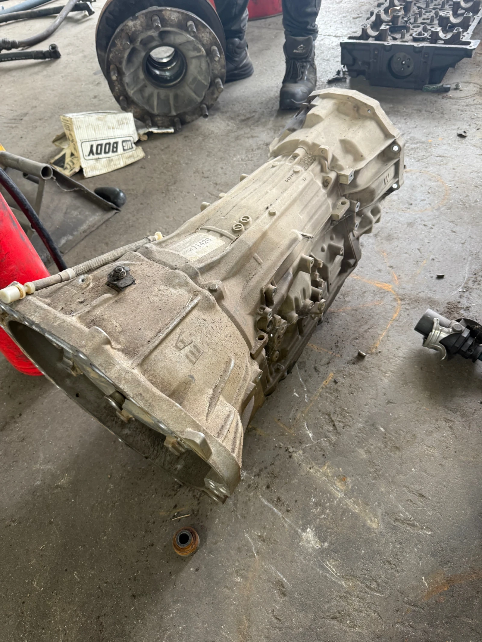 Toyota Hilux Продавам Скорстна кутия с проблем, снимка 2 - Автомобили и джипове - 54360468