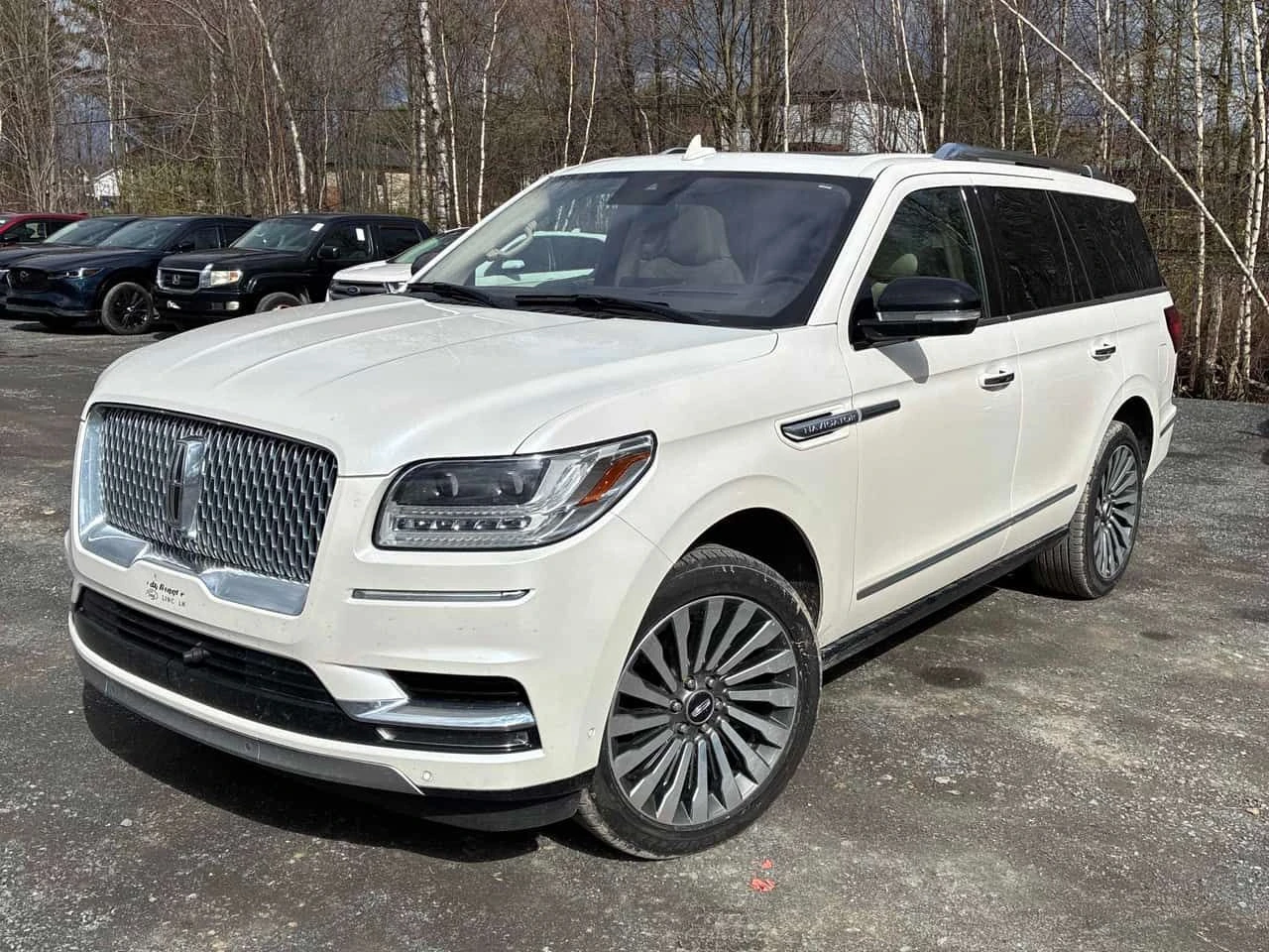 Lincoln Navigator ПАНО* ТЕЛЕВИЗОРИ* * ПЪРВИ СОБСТВЕНИК* БЕЗ ИНЦИДЕНТ, снимка 2 - Автомобили и джипове - 54468099