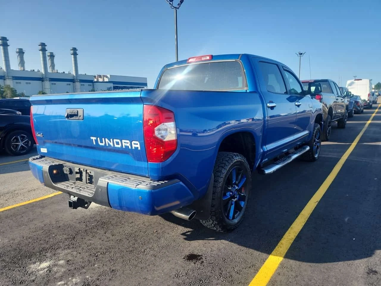 Toyota Tundra * PLATINUM CREW CAB SHORT BED * CARFAX * , снимка 3 - Автомобили и джипове - 55444280