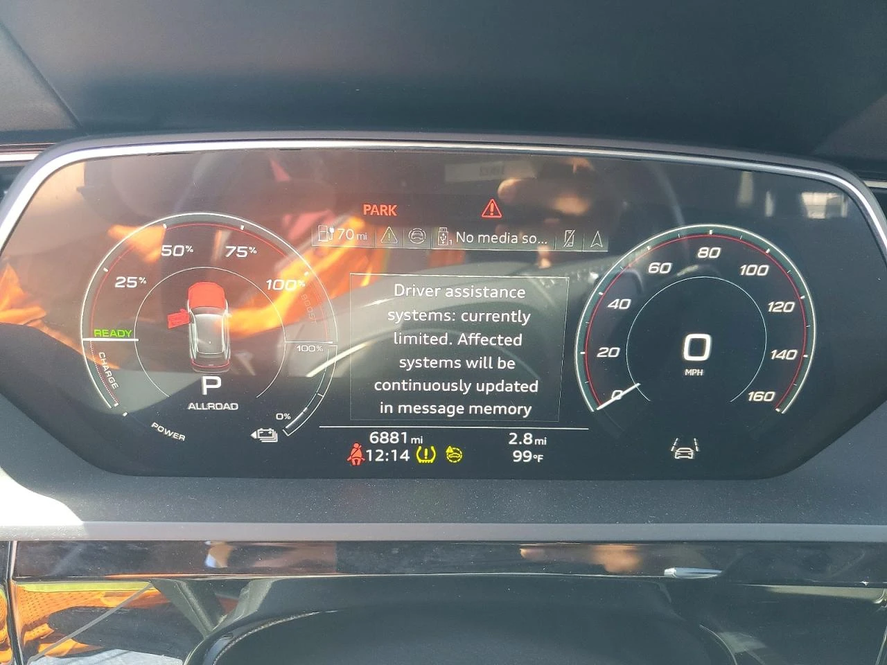 Audi Q8 E-Tron Premium Plus, снимка 9 - Автомобили и джипове - 55533391