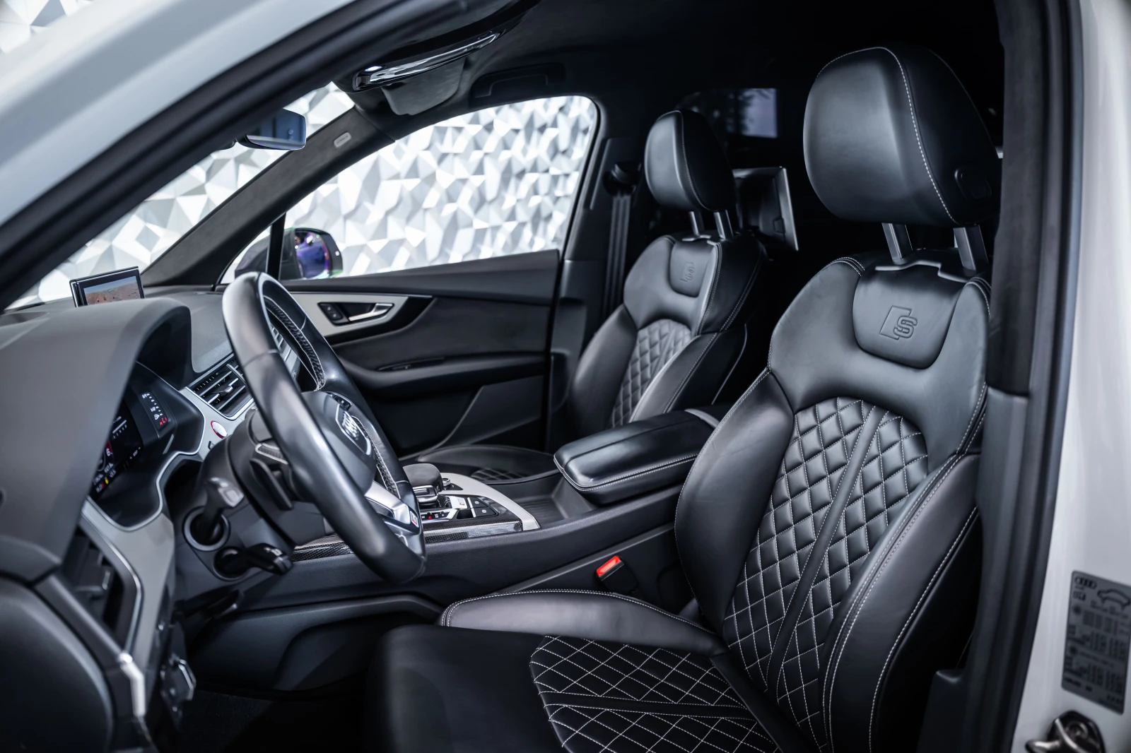 Audi SQ7 4.0 TDI quattro* Carbon, снимка 12 - Автомобили и джипове - 55582635