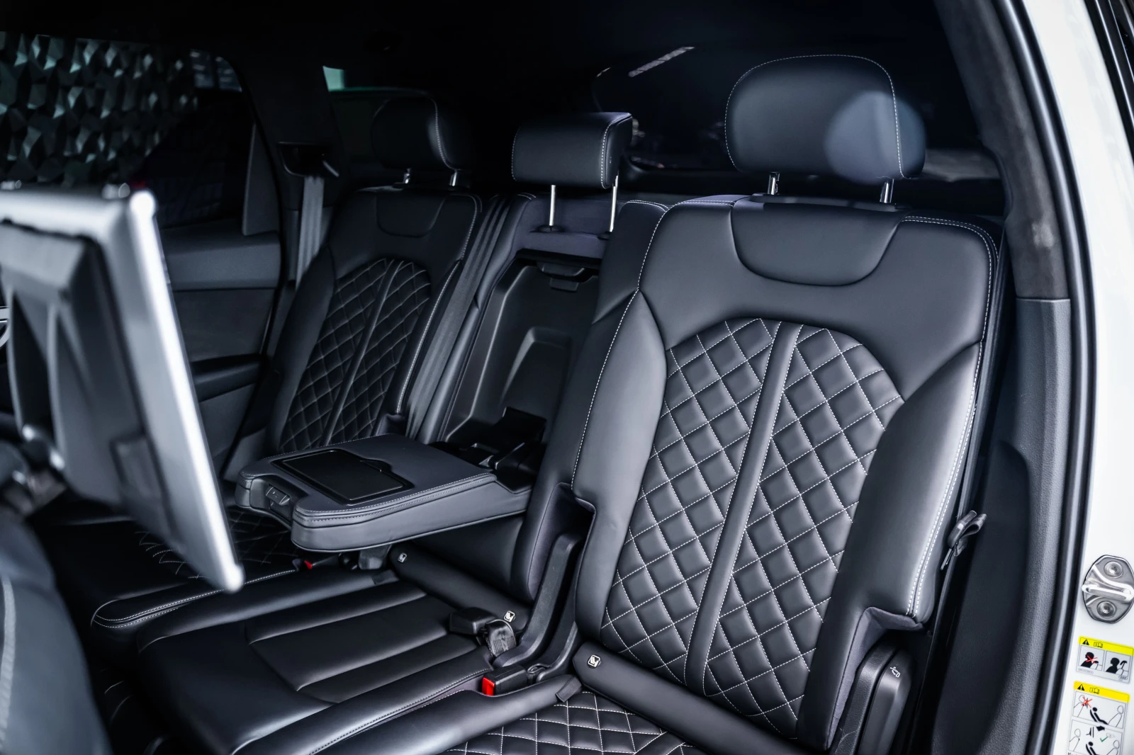 Audi SQ7 4.0 TDI quattro* Carbon, снимка 16 - Автомобили и джипове - 55582635