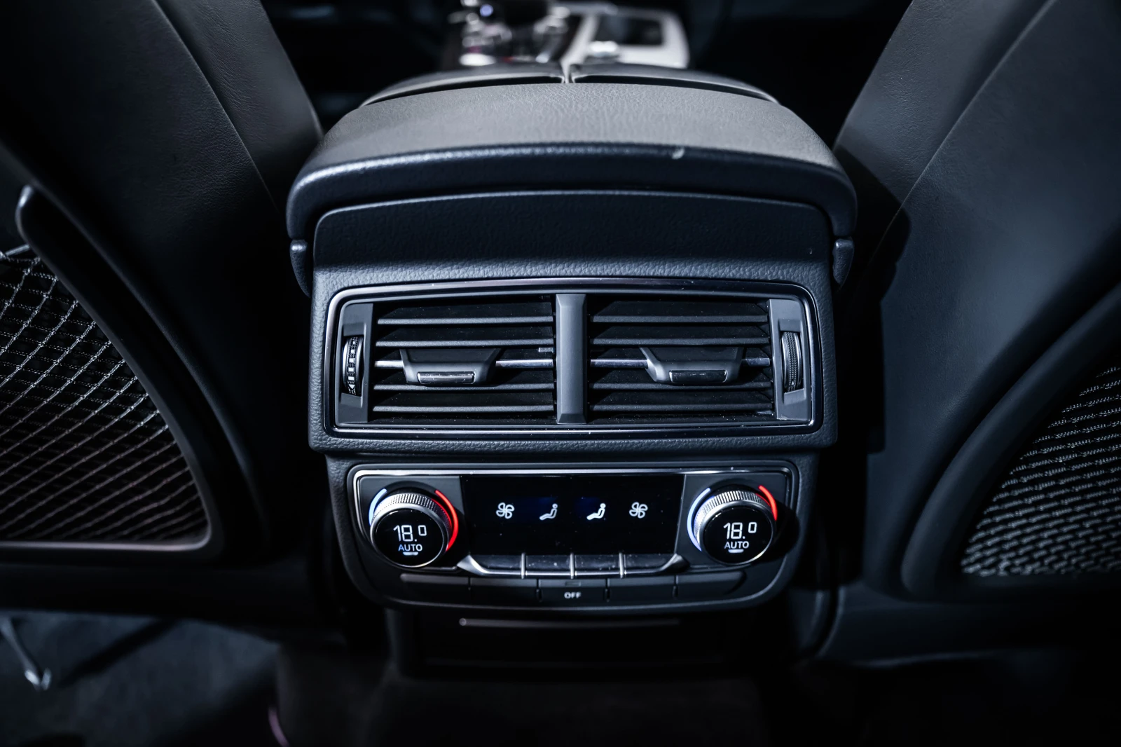 Audi SQ7 4.0 TDI quattro* Carbon, снимка 15 - Автомобили и джипове - 55582635