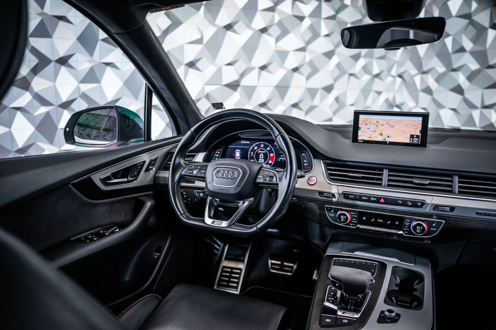 Audi SQ7 4.0 TDI quattro* Carbon, снимка 10 - Автомобили и джипове - 55582635