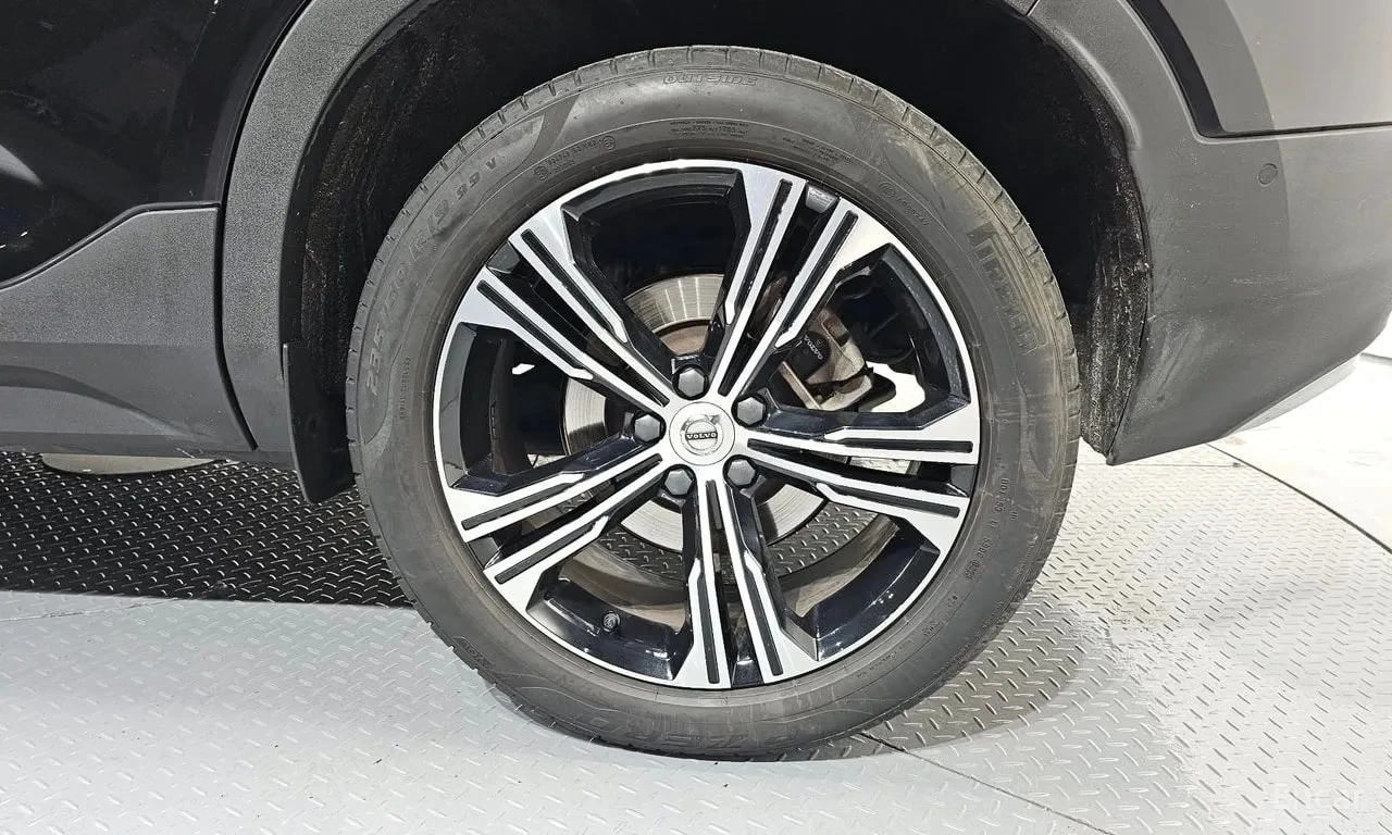 Volvo XC40 B4 Inscription/ФИНАНСИРАНЕ, снимка 5 - Автомобили и джипове - 56131749