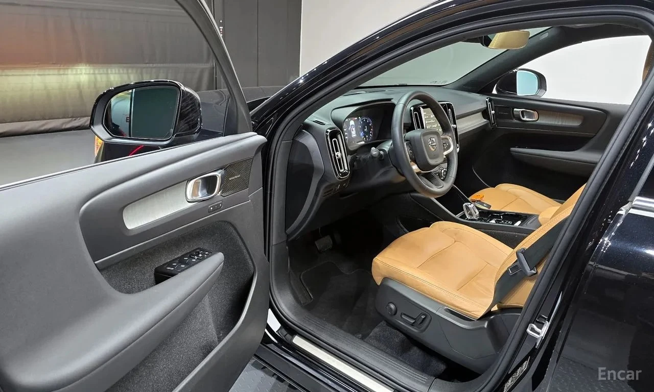 Volvo XC40 B4 Inscription/ФИНАНСИРАНЕ, снимка 11 - Автомобили и джипове - 56131749