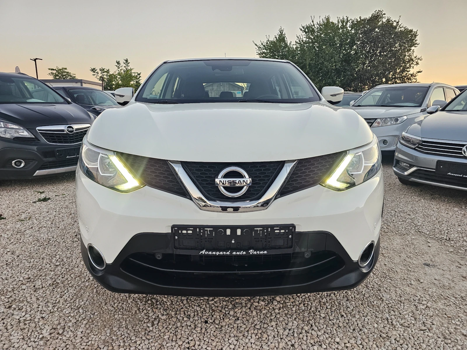 Nissan Qashqai 1.5dCi, 110к.с., 130000km!, снимка 2 - Автомобили и джипове - 56301183