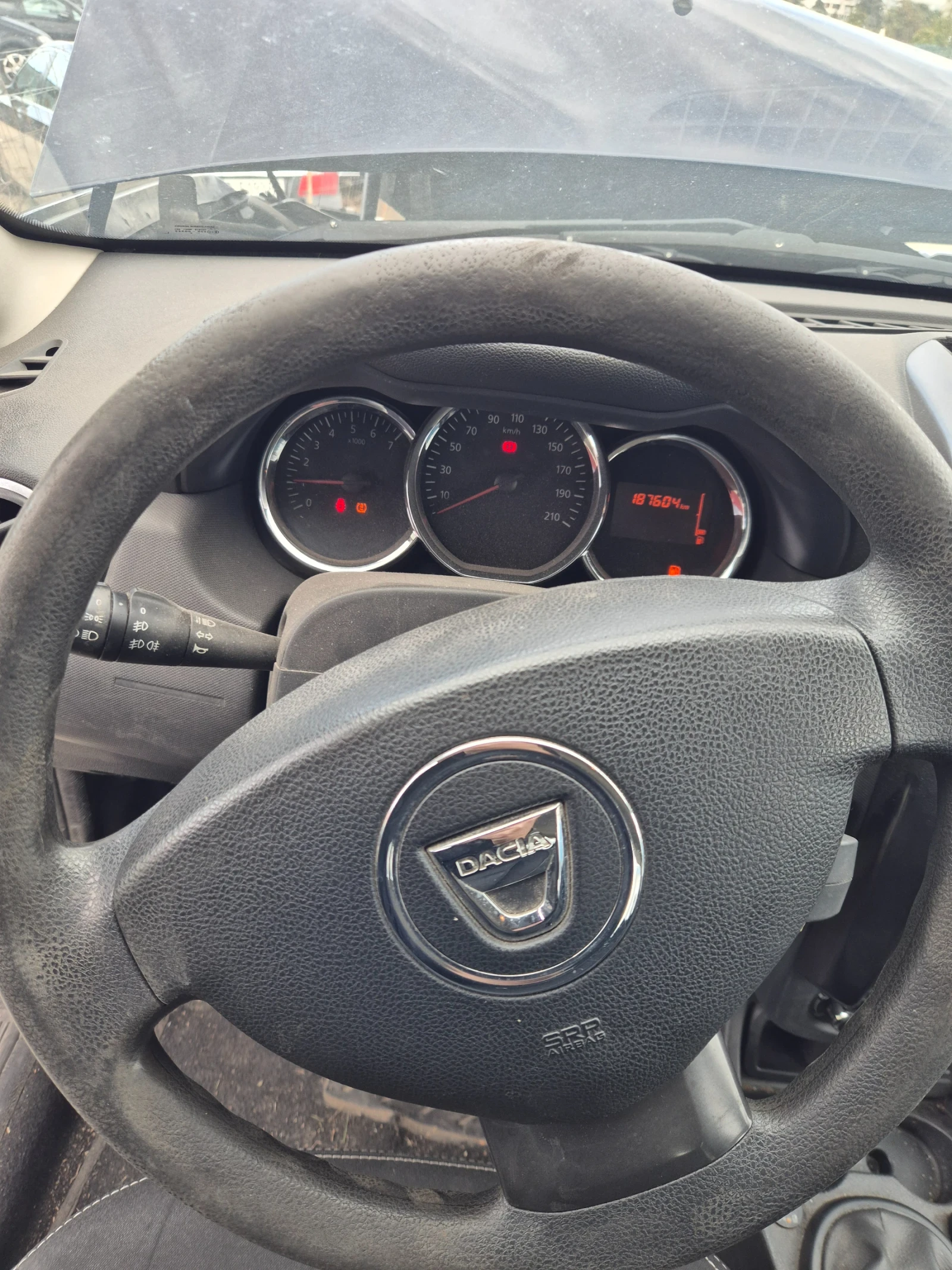 Dacia Duster, снимка 8 - Автомобили и джипове - 56650601