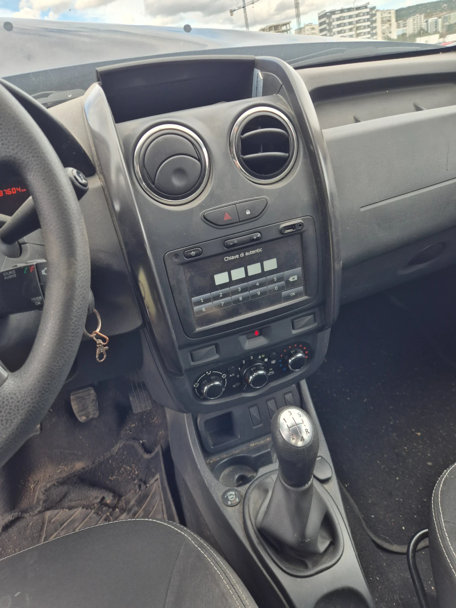 Dacia Duster, снимка 9 - Автомобили и джипове - 56650601