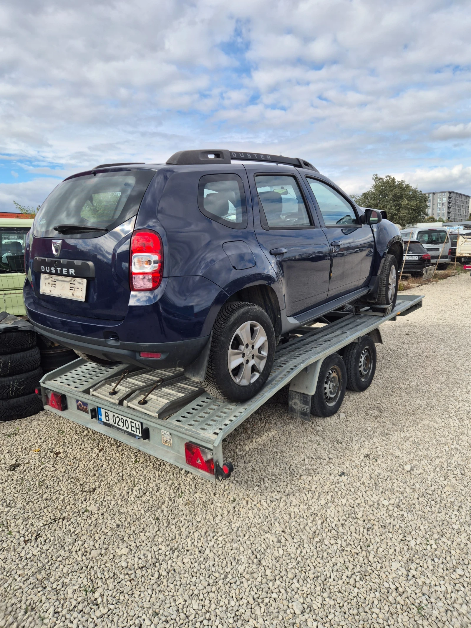 Dacia Duster, снимка 2 - Автомобили и джипове - 56650601