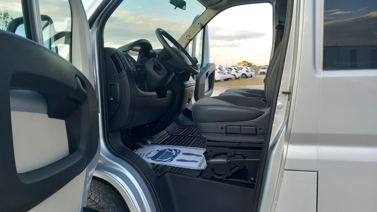 Citroen Jumper 9 МЕСТА/КЛИМАТИК/ВЪЗДУШНИ ВЪЗГЛАВНИЦИ/ТЕГЛИЧ/EURO5 - изображение 7