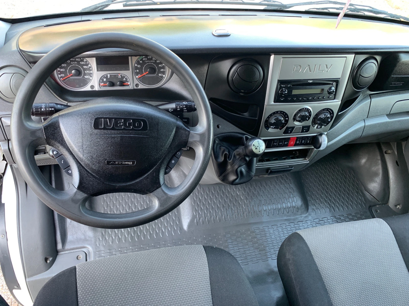 Iveco Daily 3.0* 143 ХИЛ.КМ* 4.20М МАКСИ БАЗА* КЛИМА* ВСИЧКИ Е - изображение 10