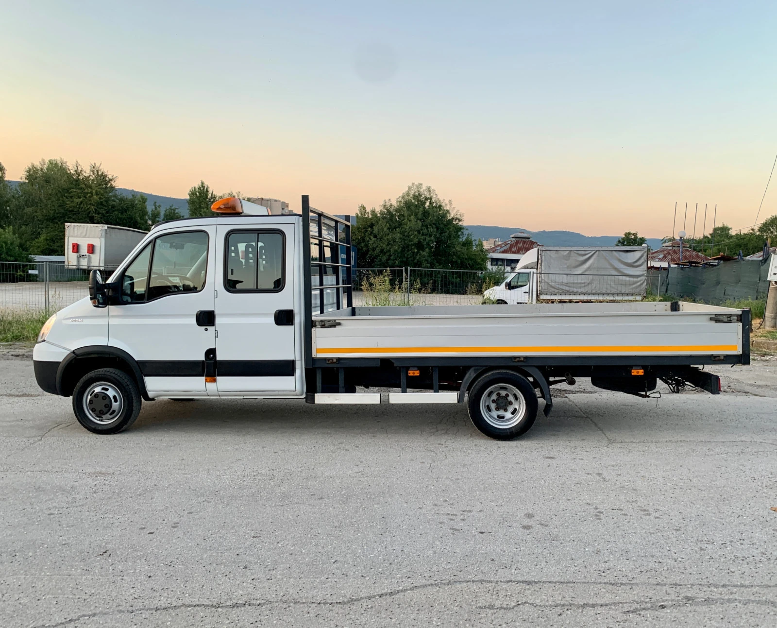 Iveco Daily 3.0* 143 ХИЛ.КМ* 4.20М МАКСИ БАЗА* КЛИМА* ВСИЧКИ Е - изображение 3