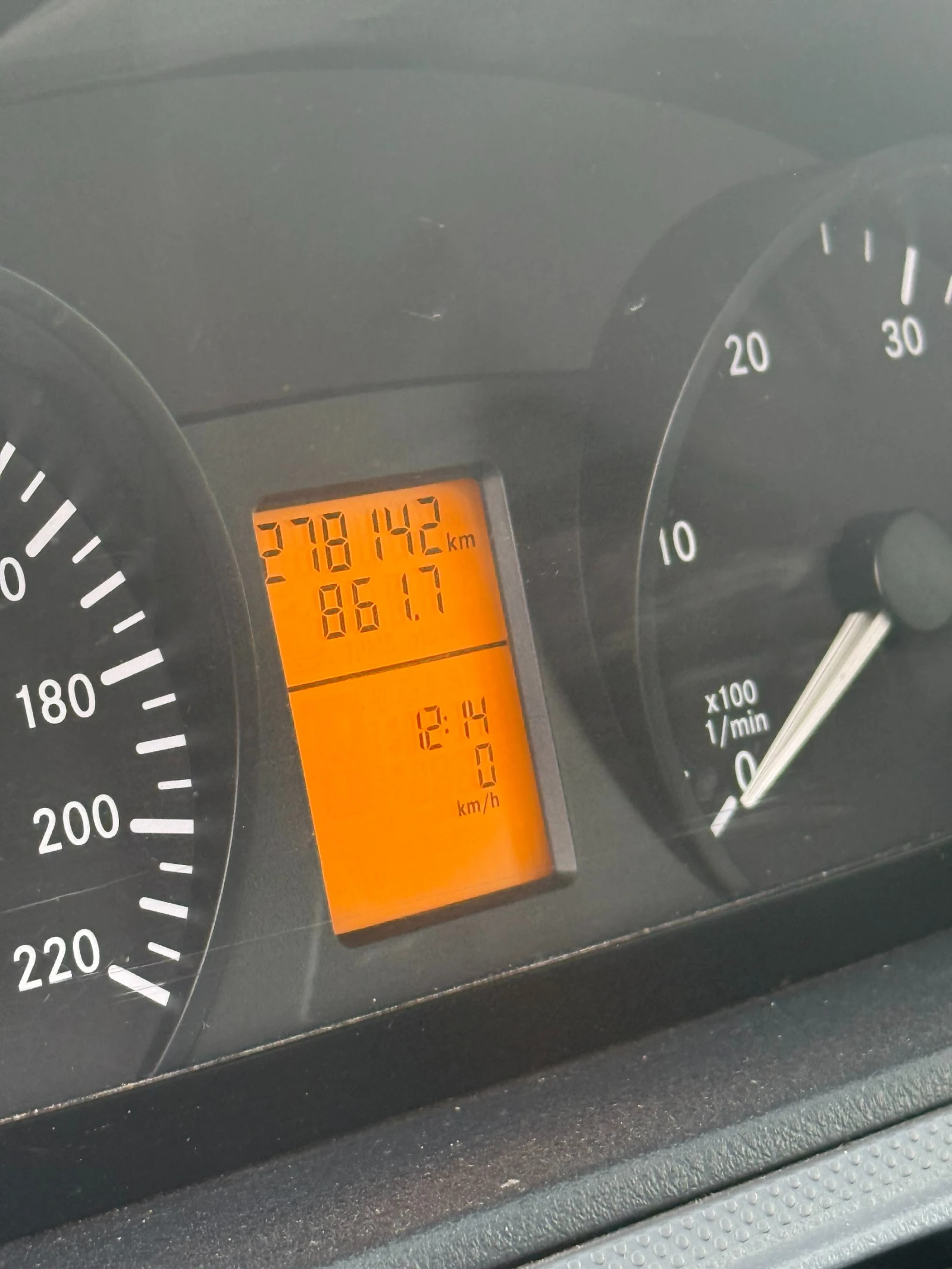 Mercedes-Benz Vito 109 CDI, снимка 10 - Бусове и автобуси - 53909780