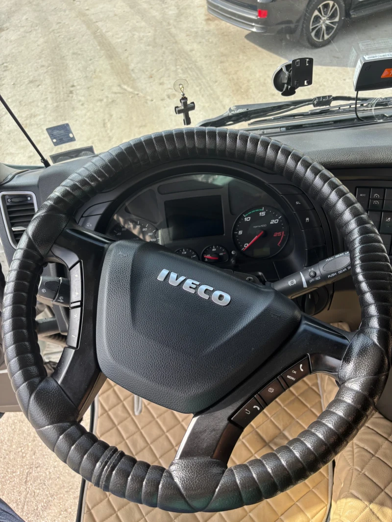 Iveco Stralis, снимка 9 - Камиони - 52336599