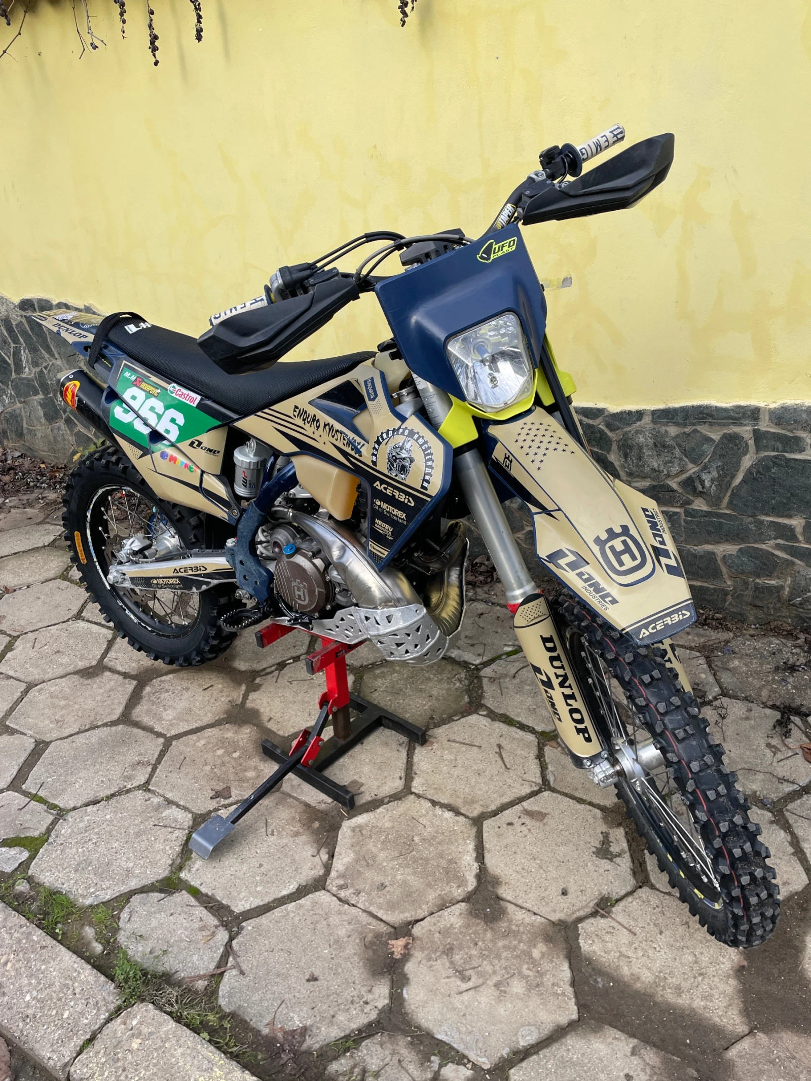 Husqvarna TE 300, снимка 2 - Мотоциклети и мототехника - 56168384