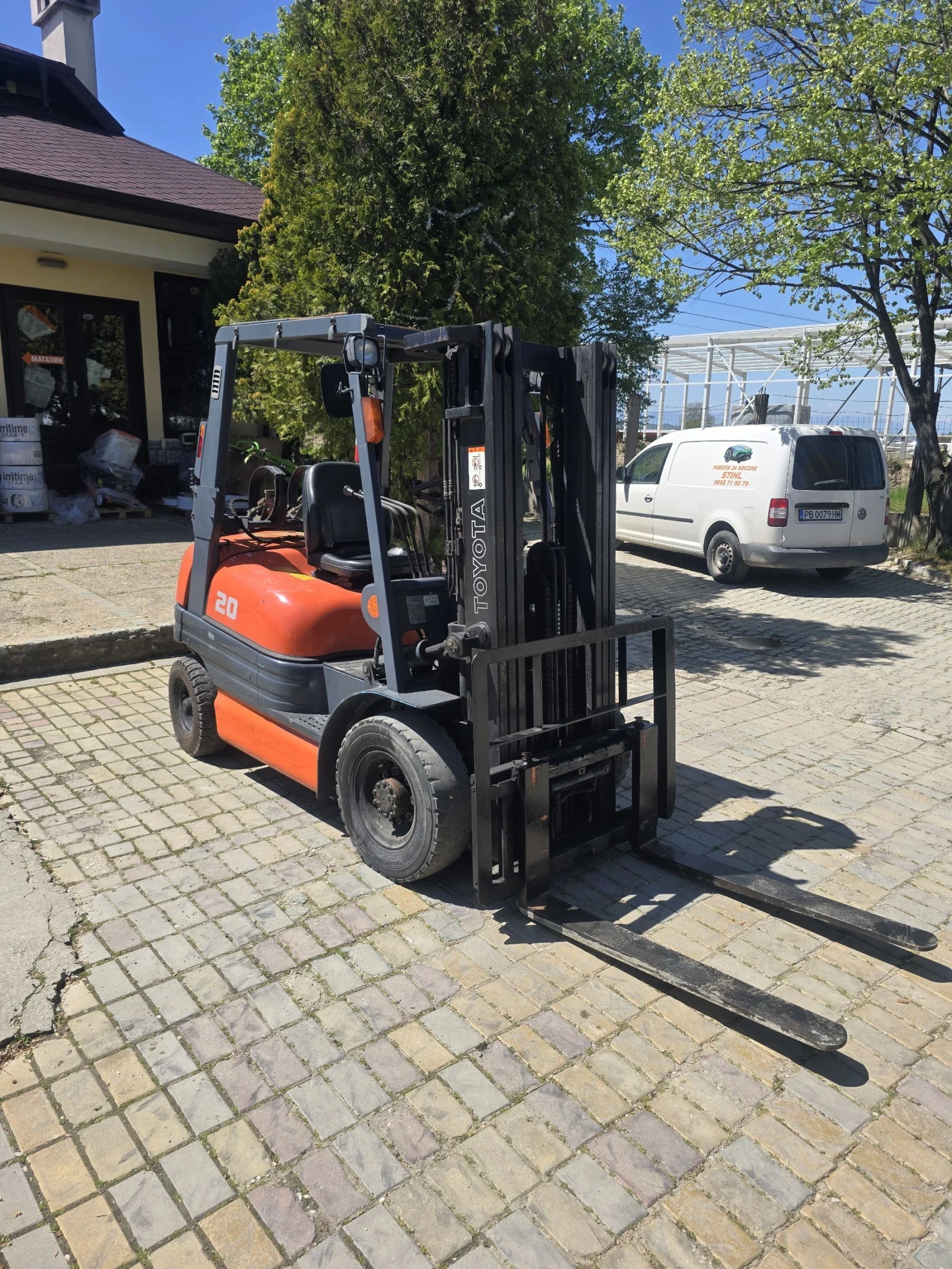 Мотокар Toyota 2.0 триплекс, вдига на 4.3м, виличен изравнител