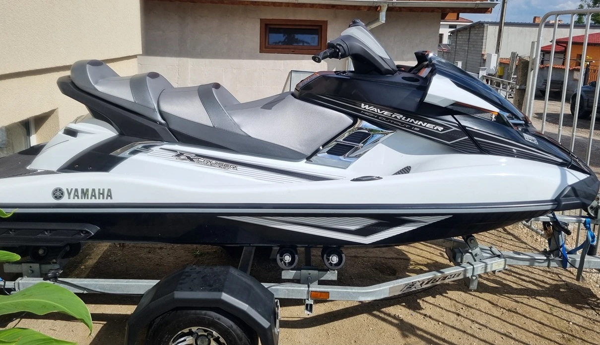 Джет Yamaha Waverunner, снимка 4 - Воден транспорт - 54571551